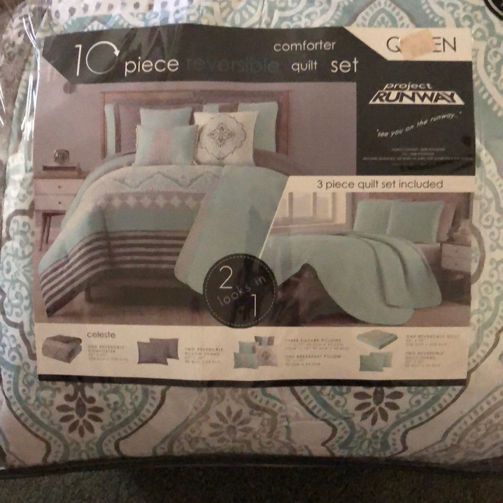 Queen size comforter set